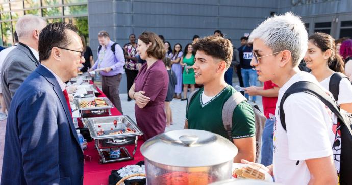 President Lim meets with students during the annual Pancakes with President tradition on the first day of classes.