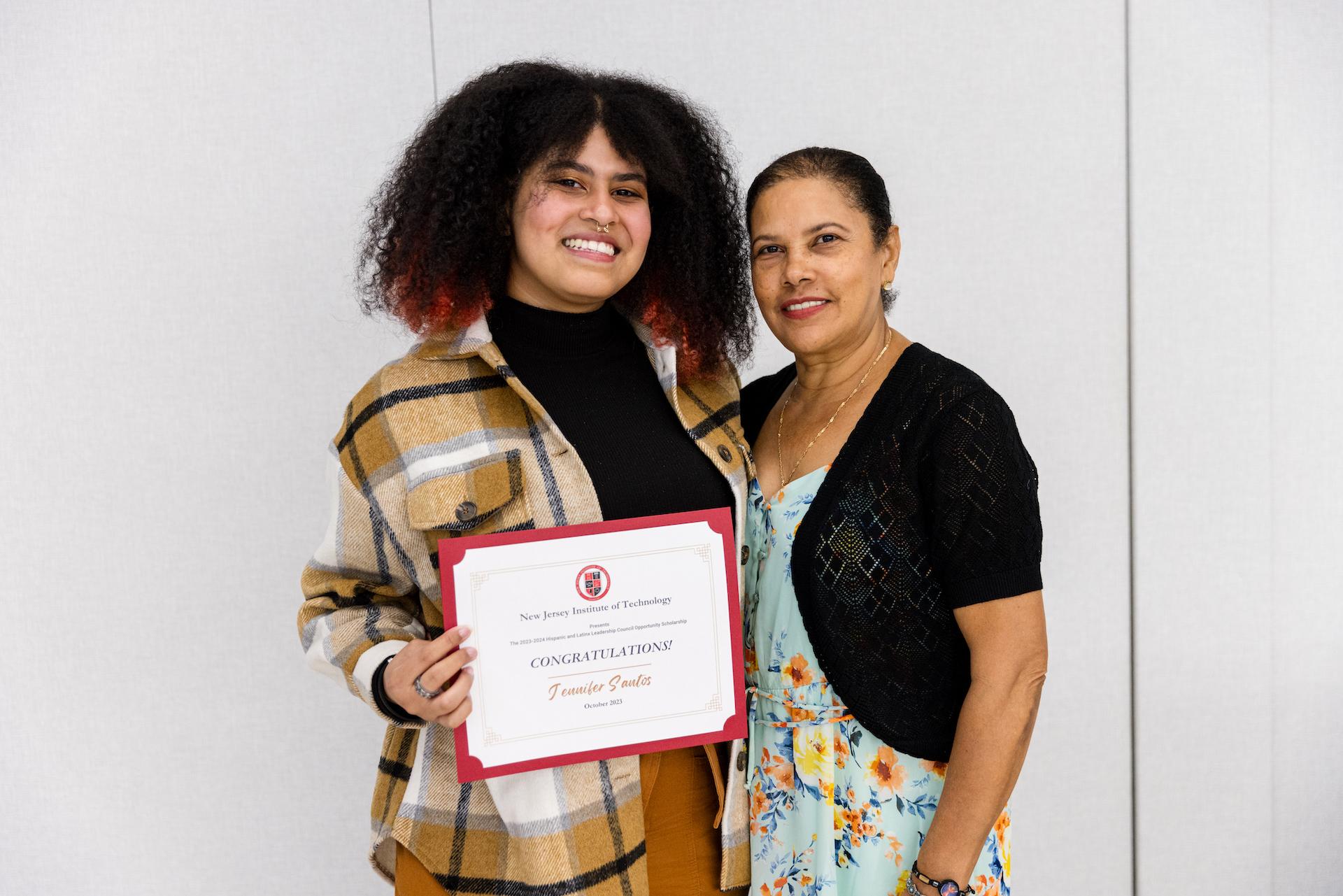 Forensic science major Jennifer Santos with her mother 