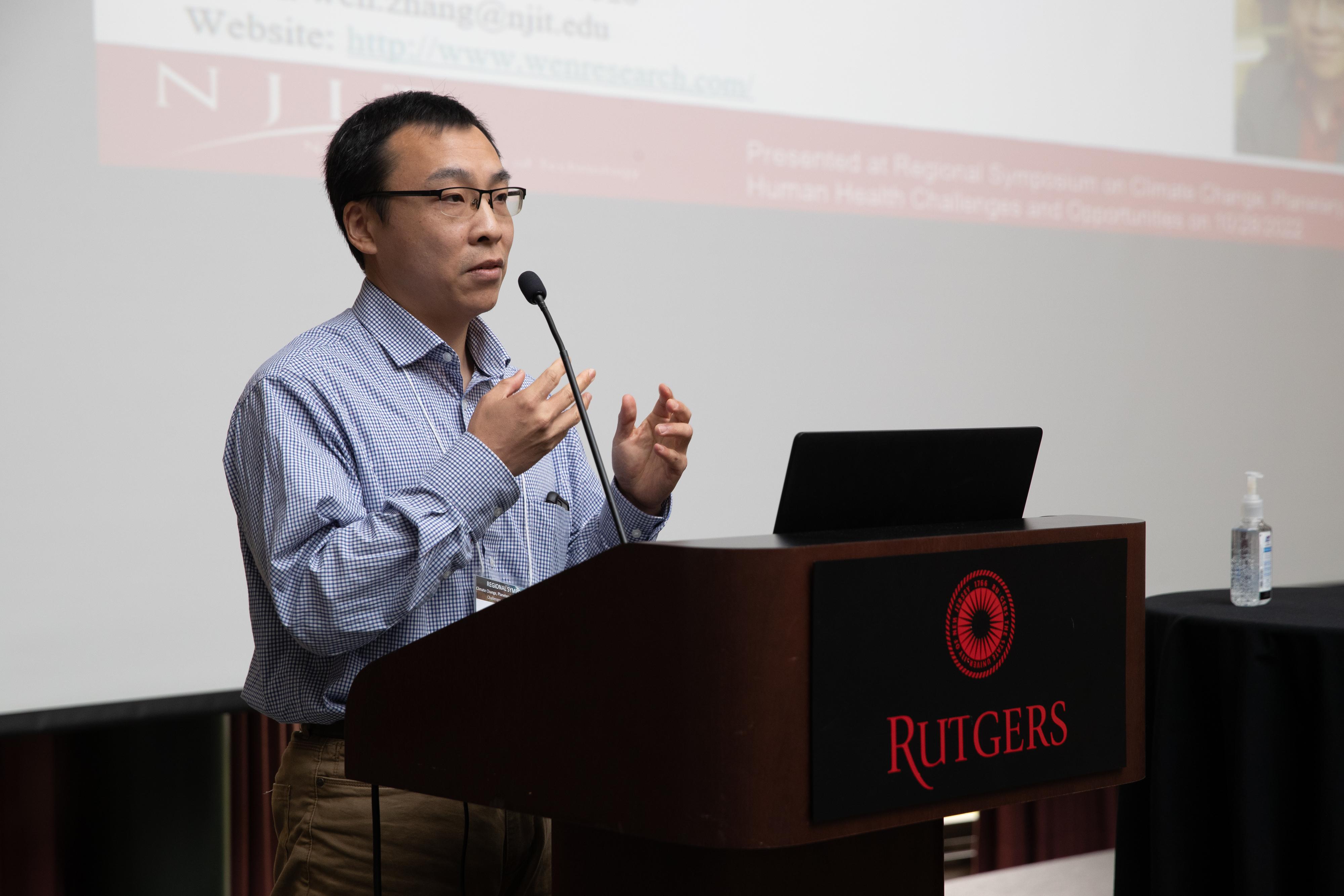 Associate professor Wen Zhang