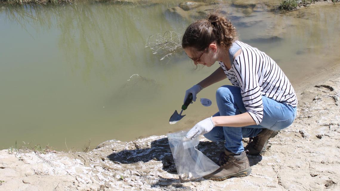 Lucia Rodriguez testing mining waste