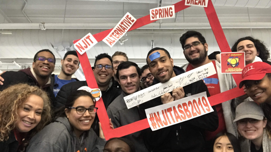 NJIT students participating in Alternative Spring Break 2019