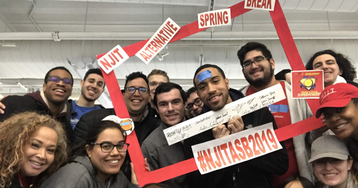 NJIT students participating in Alternative Spring Break 2019