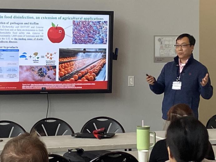 Prof. Wen Zhang presenting on nanobubble applications