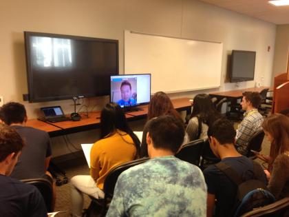 Honors College students network virtually with alumnus Phong Pham. 