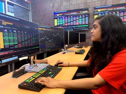 Priya Ravi in MTSM's Ray Cassetta Financial Analysis Lab